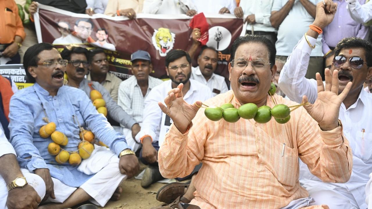 Following the announcement of the protest by Congress leaders, heavy police deployment was made at Girgaon and surrounding areas, affecting smooth traffic movements, sources said